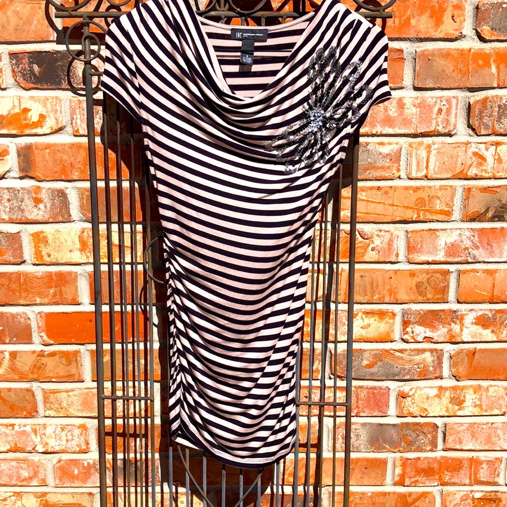 Inc. Black/Beige Striped fitted short sleeved S - Picture 2 of 7